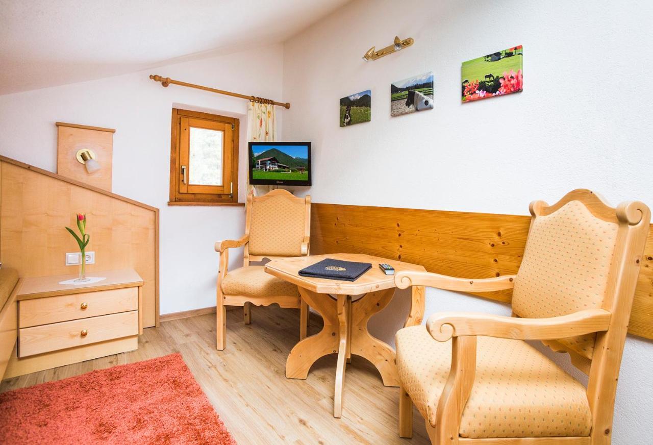 Gaestehaus Fitsch Obsteig Exterior foto